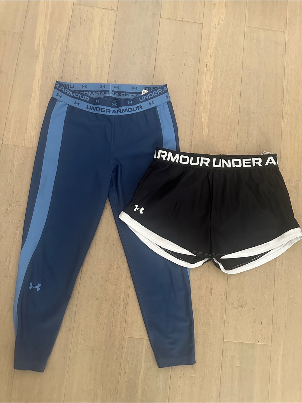 Set of Under Armour UA Navy and Light Blue Leggings with Black Running Shorts L